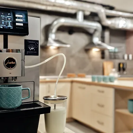 Hola 3* غدينيا