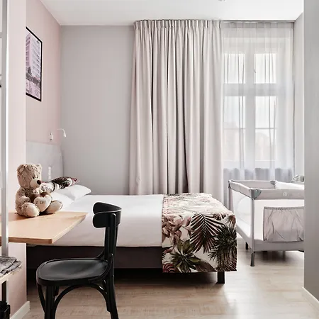 Hotel apartamentowy Hola 3*