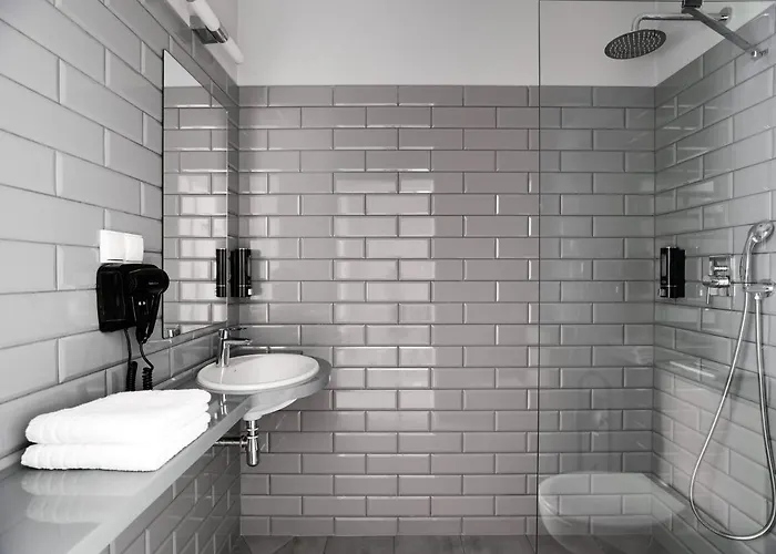 Hola 3* غدينيا