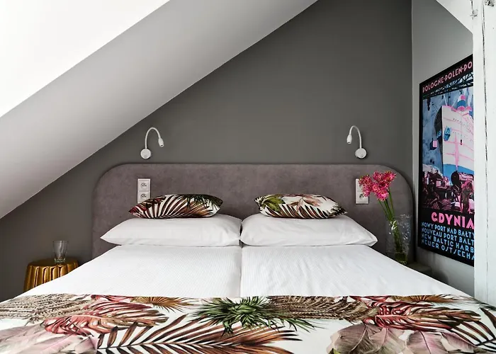 Hola 3* غدينيا