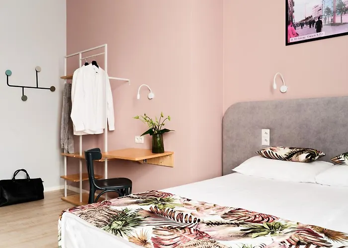 Hola 3* غدينيا